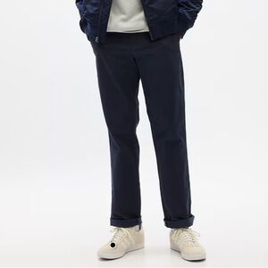 GapFlex Essential Khaki in Straight Fit